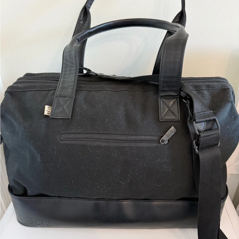 Beis Weekender Bag - Picture 2 of 4